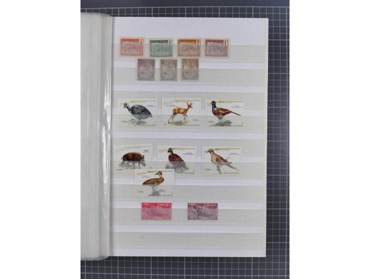 FAUNA: 1940/90 (ca.), collection in album starting with Western Australia Swans, many animal series from Lebanon and Turkey, 