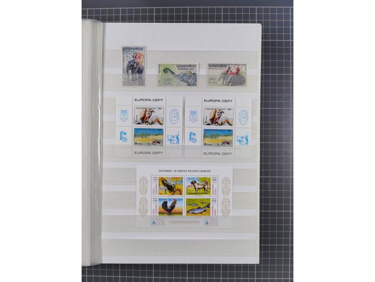 FAUNA: 1940/90 (ca.), collection in album starting with Western Australia Swans, many animal series from Lebanon and Turkey, 