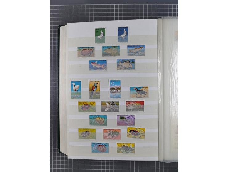 FAUNA: 1940/90 (ca.), collection in album starting with Western Australia Swans, many animal series from Lebanon and Turkey, 