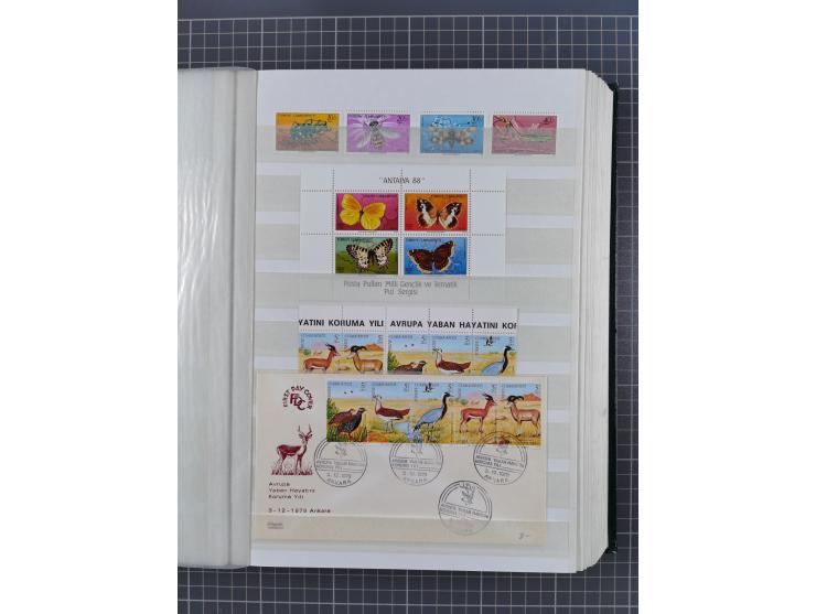 FAUNA: 1940/90 (ca.), collection in album starting with Western Australia Swans, many animal series from Lebanon and Turkey, 