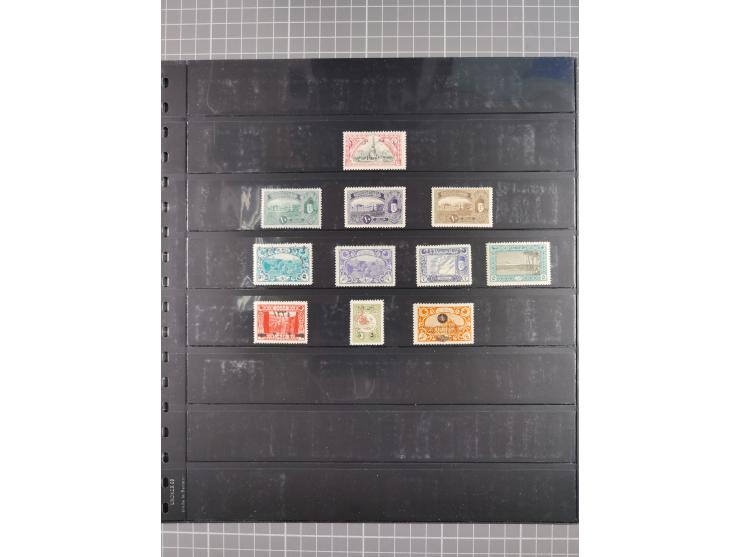 1914/18, WWI Collection including mint set ‘Crescent and Five pointed Star’, London printings, mainly unused and fine.