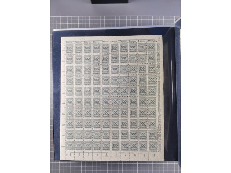 1923, meist postfrische Sammlung mit ca. 200 Bogen ex Mi.-Nr. 313-30, dabei u.a. Mi.-Nr. 330A (4) und 330B (3), gute Erhaltun