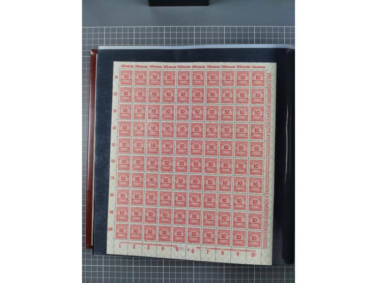 1923, meist postfrische Sammlung mit ca. 200 Bogen ex Mi.-Nr. 313-30, dabei u.a. Mi.-Nr. 330A (4) und 330B (3), gute Erhaltun