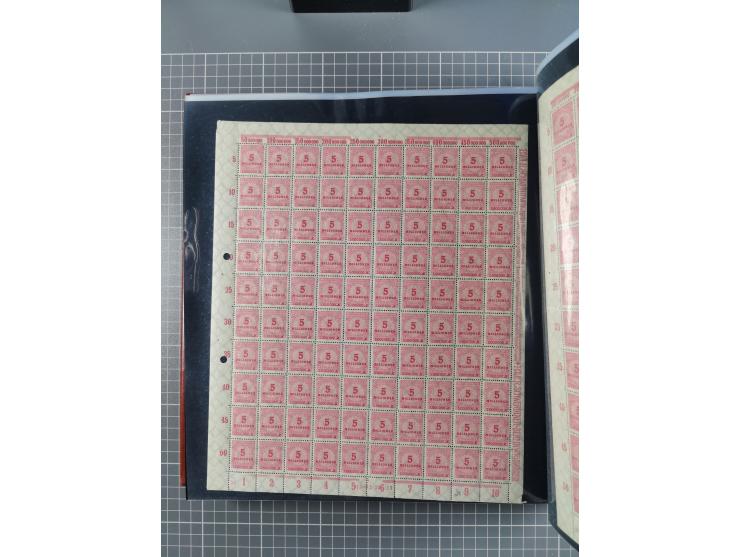 1923, meist postfrische Sammlung mit ca. 200 Bogen ex Mi.-Nr. 313-30, dabei u.a. Mi.-Nr. 330A (4) und 330B (3), gute Erhaltun