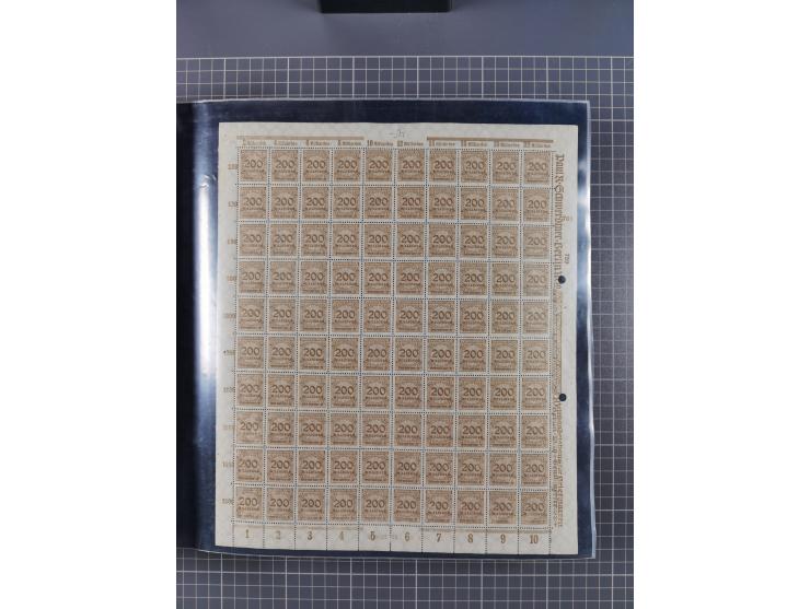 1923, meist postfrische Sammlung mit ca. 200 Bogen ex Mi.-Nr. 313-30, dabei u.a. Mi.-Nr. 330A (4) und 330B (3), gute Erhaltun