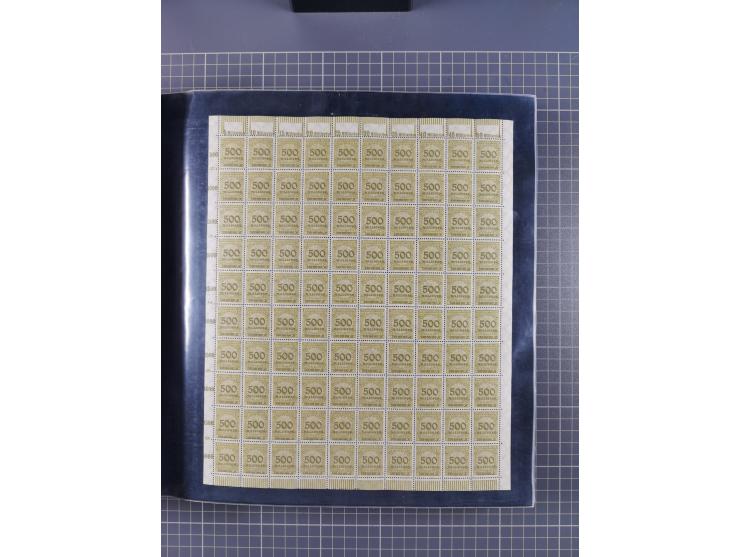 1923, meist postfrische Sammlung mit ca. 200 Bogen ex Mi.-Nr. 313-30, dabei u.a. Mi.-Nr. 330A (4) und 330B (3), gute Erhaltun