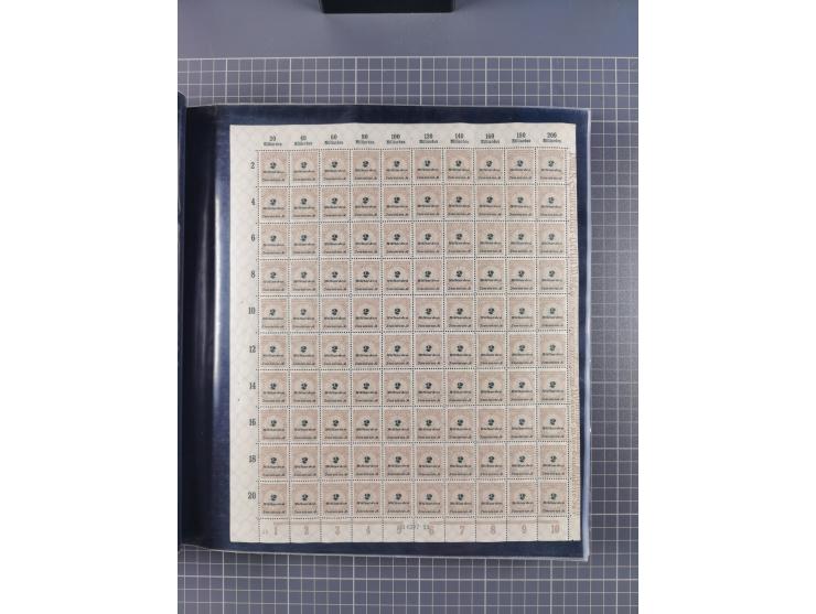 1923, meist postfrische Sammlung mit ca. 200 Bogen ex Mi.-Nr. 313-30, dabei u.a. Mi.-Nr. 330A (4) und 330B (3), gute Erhaltun