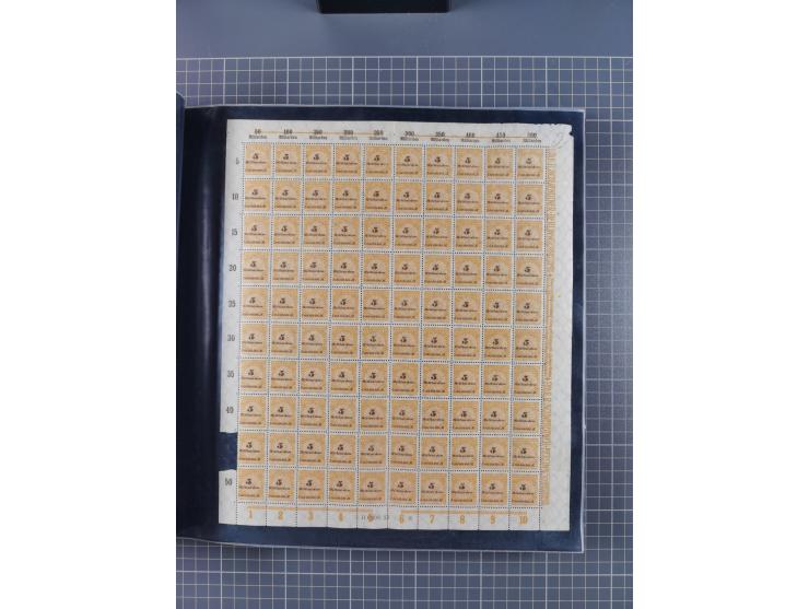 1923, meist postfrische Sammlung mit ca. 200 Bogen ex Mi.-Nr. 313-30, dabei u.a. Mi.-Nr. 330A (4) und 330B (3), gute Erhaltun