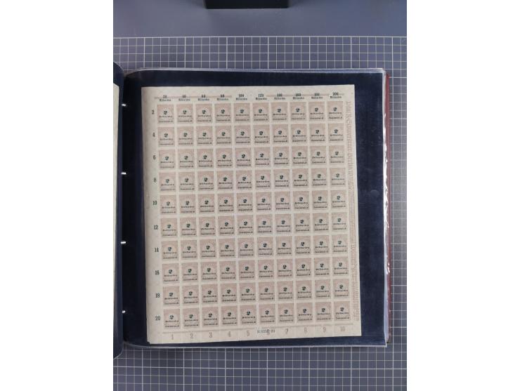 1923, meist postfrische Sammlung mit ca. 200 Bogen ex Mi.-Nr. 313-30, dabei u.a. Mi.-Nr. 330A (4) und 330B (3), gute Erhaltun