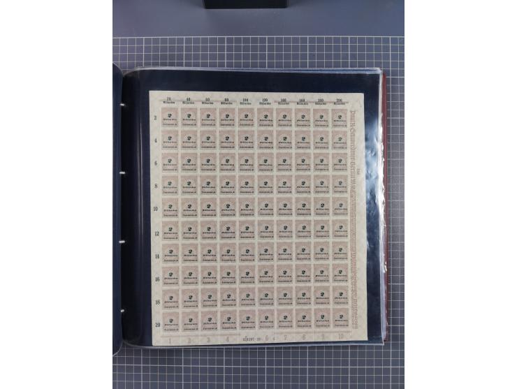 1923, meist postfrische Sammlung mit ca. 200 Bogen ex Mi.-Nr. 313-30, dabei u.a. Mi.-Nr. 330A (4) und 330B (3), gute Erhaltun