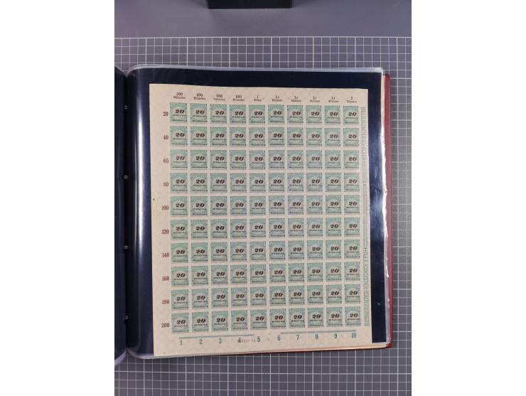 1923, meist postfrische Sammlung mit ca. 200 Bogen ex Mi.-Nr. 313-30, dabei u.a. Mi.-Nr. 330A (4) und 330B (3), gute Erhaltun