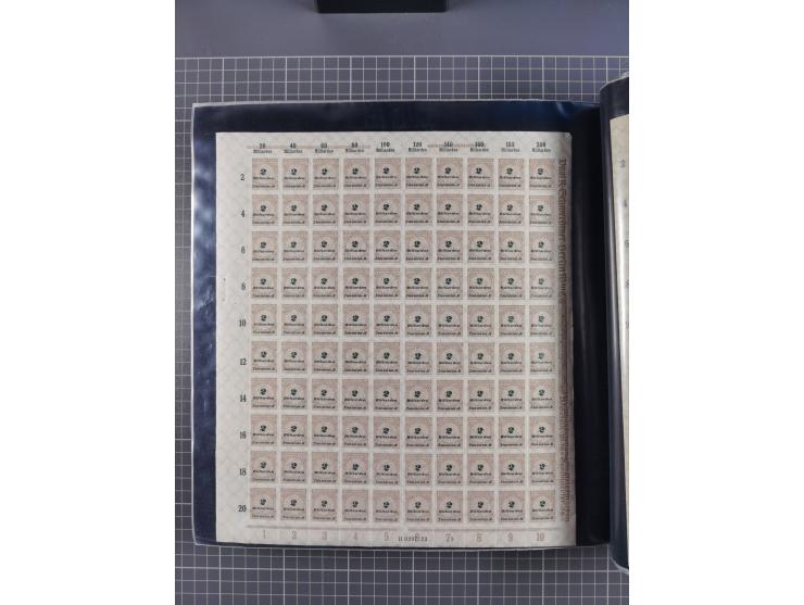 1923, meist postfrische Sammlung mit ca. 200 Bogen ex Mi.-Nr. 313-30, dabei u.a. Mi.-Nr. 330A (4) und 330B (3), gute Erhaltun