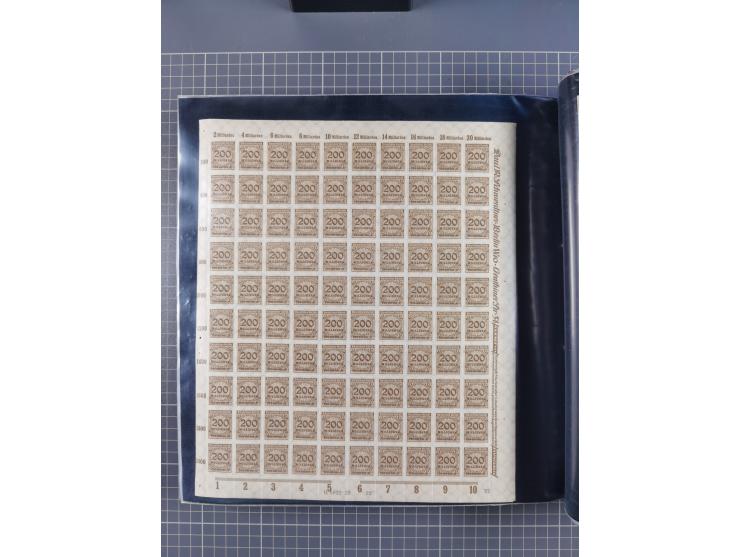 1923, meist postfrische Sammlung mit ca. 200 Bogen ex Mi.-Nr. 313-30, dabei u.a. Mi.-Nr. 330A (4) und 330B (3), gute Erhaltun