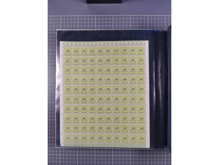 1923, meist postfrische Sammlung mit ca. 200 Bogen ex Mi.-Nr. 313-30, dabei u.a. Mi.-Nr. 330A (4) und 330B (3), gute Erhaltun