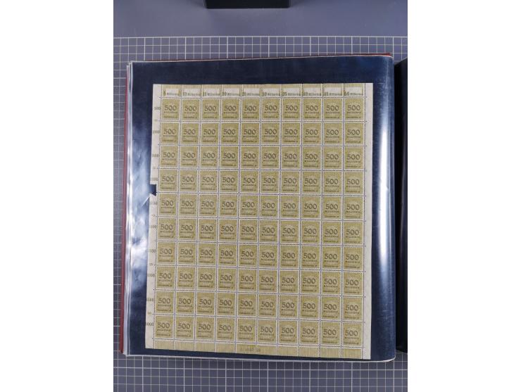 1923, meist postfrische Sammlung mit ca. 200 Bogen ex Mi.-Nr. 313-30, dabei u.a. Mi.-Nr. 330A (4) und 330B (3), gute Erhaltun