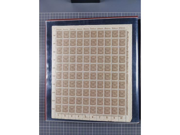 1923, meist postfrische Sammlung mit ca. 200 Bogen ex Mi.-Nr. 313-30, dabei u.a. Mi.-Nr. 330A (4) und 330B (3), gute Erhaltun