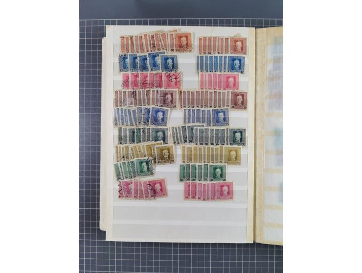 1850/1916 (ca.), Stempelsammlung auf losen Marken nach Orten geordnet, dazu Lombardei Venetien, Feldpost und Levante ungebrau