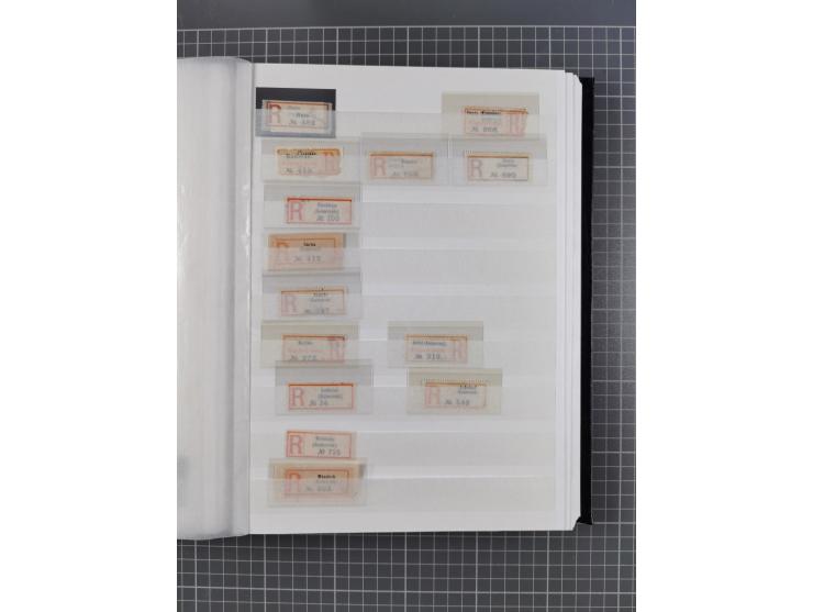 China bis Togo, interessante Sammlung loser R-Zettel mit ca. 330 Stück und 13 Siegelmarken inkl. in Schwarz aus Constantiniop