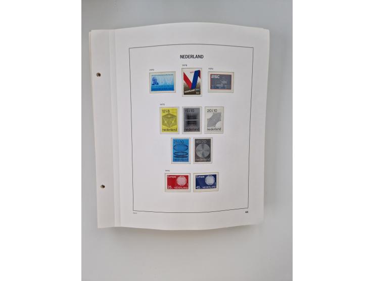 1852/1995, mostly unused and mint never hinged collection incl. official and postage due stamps with a lot of better and comp