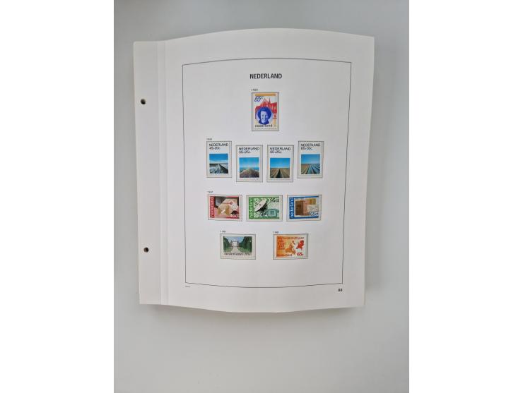 1852/1995, mostly unused and mint never hinged collection incl. official and postage due stamps with a lot of better and comp