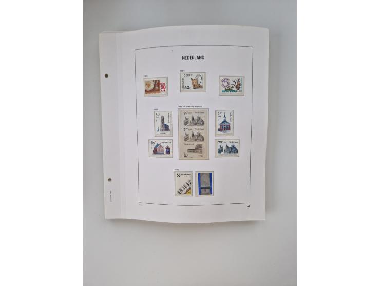 1852/1995, mostly unused and mint never hinged collection incl. official and postage due stamps with a lot of better and comp