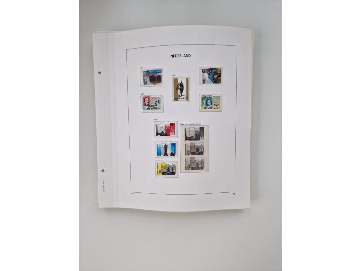 1852/1995, mostly unused and mint never hinged collection incl. official and postage due stamps with a lot of better and comp