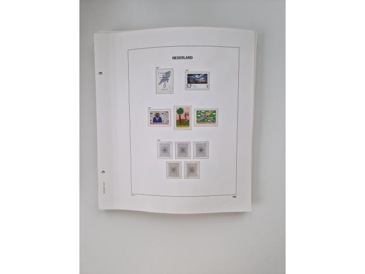 1852/1995, mostly unused and mint never hinged collection incl. official and postage due stamps with a lot of better and comp