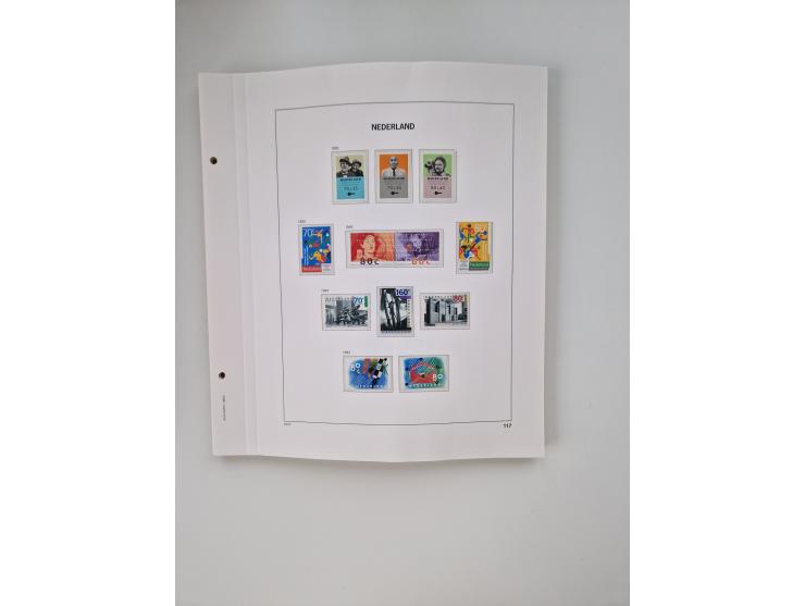 1852/1995, mostly unused and mint never hinged collection incl. official and postage due stamps with a lot of better and comp