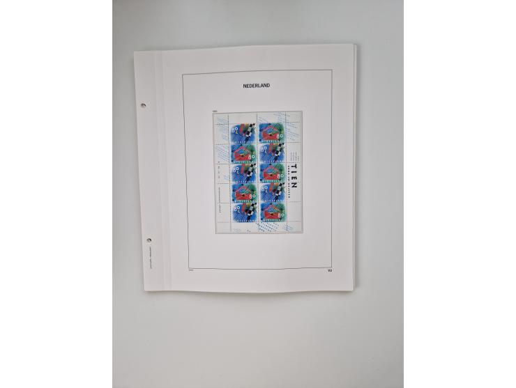 1852/1995, mostly unused and mint never hinged collection incl. official and postage due stamps with a lot of better and comp