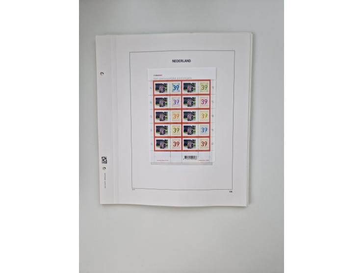 1852/1995, mostly unused and mint never hinged collection incl. official and postage due stamps with a lot of better and comp