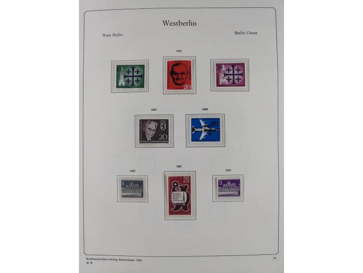1948/90, postfrische komplette Sammlung Berlin im Vordruck-Album, dabei Besonderheiten wie Mi. 33 verschobener Aufdruck, gepr