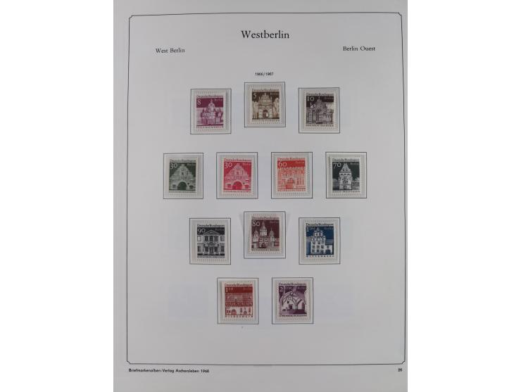 1948/90, postfrische komplette Sammlung Berlin im Vordruck-Album, dabei Besonderheiten wie Mi. 33 verschobener Aufdruck, gepr