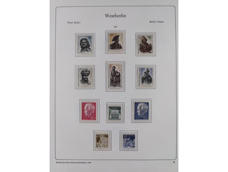 1948/90, postfrische komplette Sammlung Berlin im Vordruck-Album, dabei Besonderheiten wie Mi. 33 verschobener Aufdruck, gepr