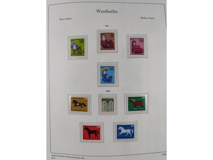 1948/90, postfrische komplette Sammlung Berlin im Vordruck-Album, dabei Besonderheiten wie Mi. 33 verschobener Aufdruck, gepr