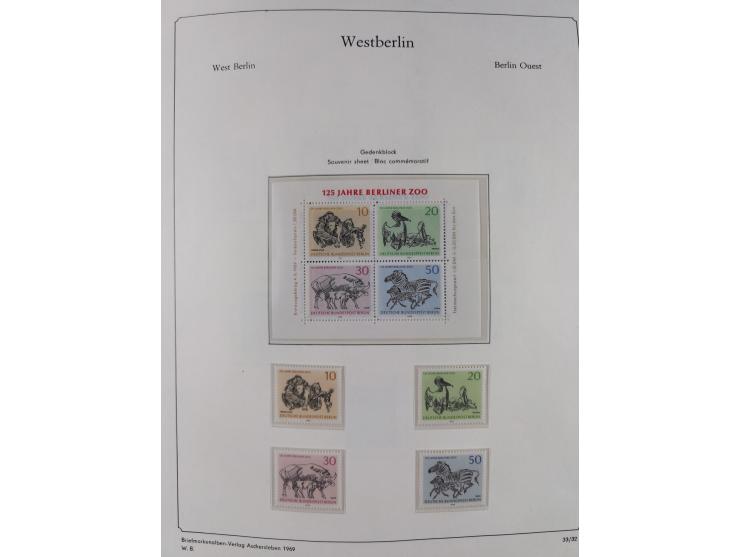 1948/90, postfrische komplette Sammlung Berlin im Vordruck-Album, dabei Besonderheiten wie Mi. 33 verschobener Aufdruck, gepr