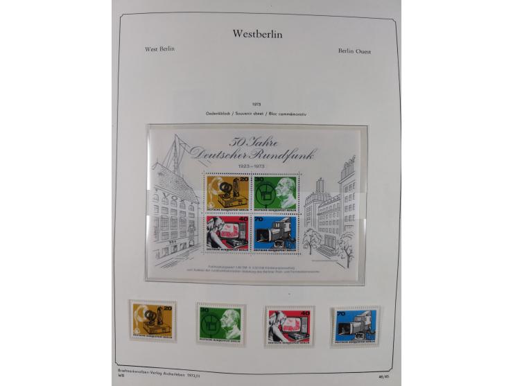1948/90, postfrische komplette Sammlung Berlin im Vordruck-Album, dabei Besonderheiten wie Mi. 33 verschobener Aufdruck, gepr