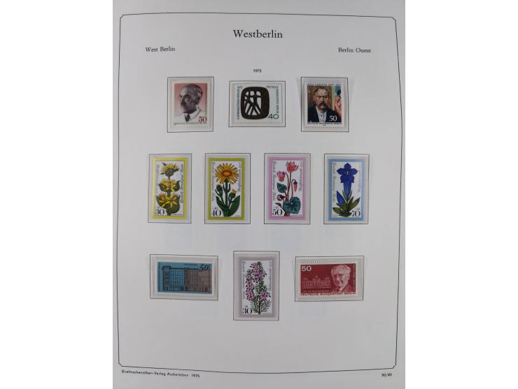 1948/90, postfrische komplette Sammlung Berlin im Vordruck-Album, dabei Besonderheiten wie Mi. 33 verschobener Aufdruck, gepr