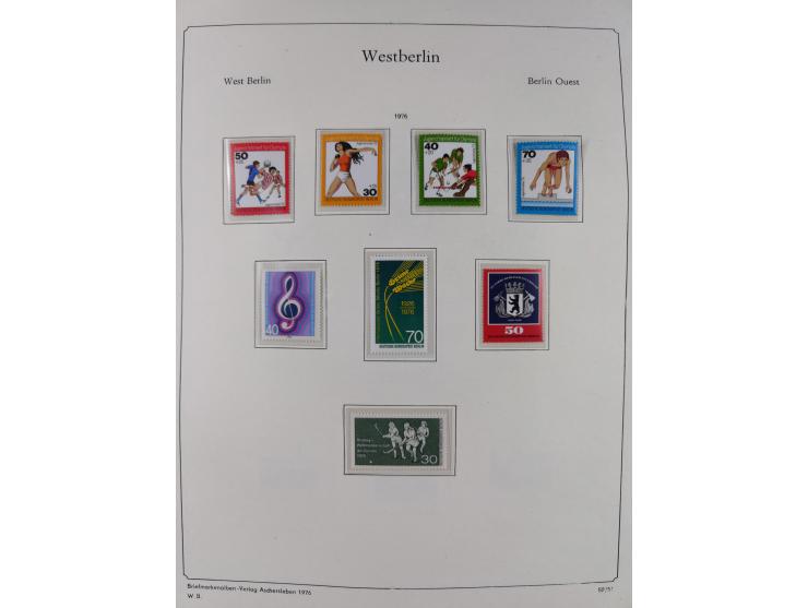 1948/90, postfrische komplette Sammlung Berlin im Vordruck-Album, dabei Besonderheiten wie Mi. 33 verschobener Aufdruck, gepr
