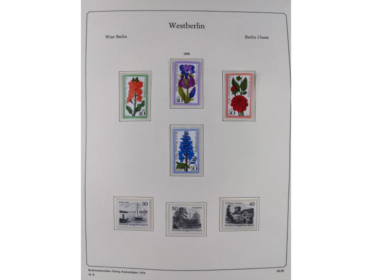 1948/90, postfrische komplette Sammlung Berlin im Vordruck-Album, dabei Besonderheiten wie Mi. 33 verschobener Aufdruck, gepr
