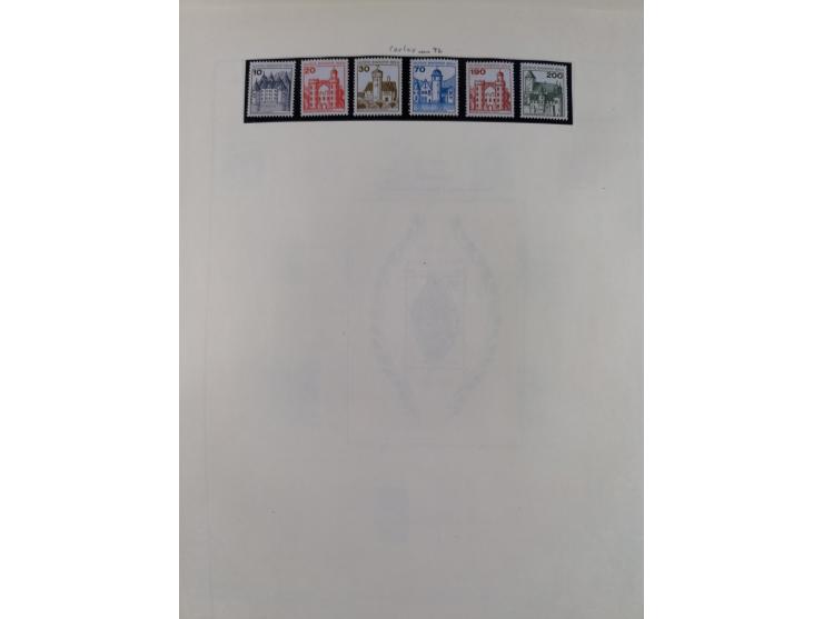 1948/90, postfrische komplette Sammlung Berlin im Vordruck-Album, dabei Besonderheiten wie Mi. 33 verschobener Aufdruck, gepr