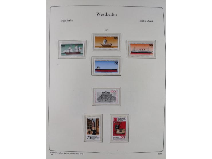 1948/90, postfrische komplette Sammlung Berlin im Vordruck-Album, dabei Besonderheiten wie Mi. 33 verschobener Aufdruck, gepr