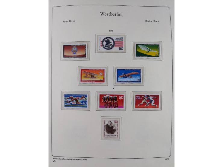 1948/90, postfrische komplette Sammlung Berlin im Vordruck-Album, dabei Besonderheiten wie Mi. 33 verschobener Aufdruck, gepr