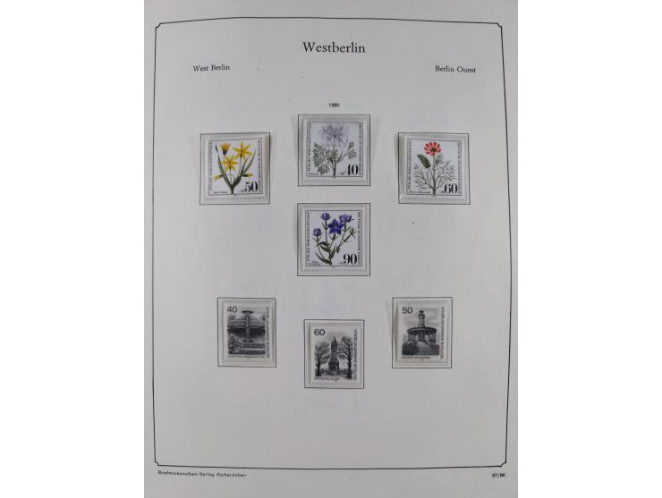 1948/90, postfrische komplette Sammlung Berlin im Vordruck-Album, dabei Besonderheiten wie Mi. 33 verschobener Aufdruck, gepr