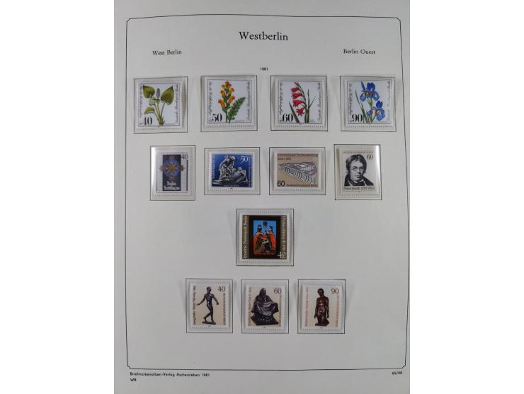 1948/90, postfrische komplette Sammlung Berlin im Vordruck-Album, dabei Besonderheiten wie Mi. 33 verschobener Aufdruck, gepr