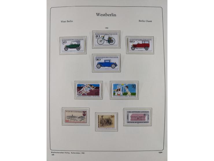 1948/90, postfrische komplette Sammlung Berlin im Vordruck-Album, dabei Besonderheiten wie Mi. 33 verschobener Aufdruck, gepr
