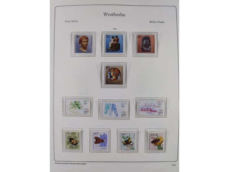 1948/90, postfrische komplette Sammlung Berlin im Vordruck-Album, dabei Besonderheiten wie Mi. 33 verschobener Aufdruck, gepr