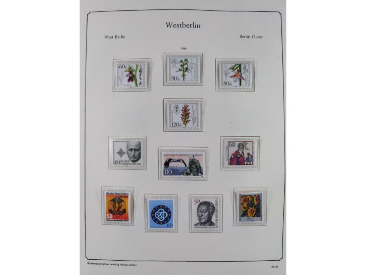 1948/90, postfrische komplette Sammlung Berlin im Vordruck-Album, dabei Besonderheiten wie Mi. 33 verschobener Aufdruck, gepr