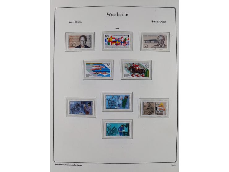 1948/90, postfrische komplette Sammlung Berlin im Vordruck-Album, dabei Besonderheiten wie Mi. 33 verschobener Aufdruck, gepr