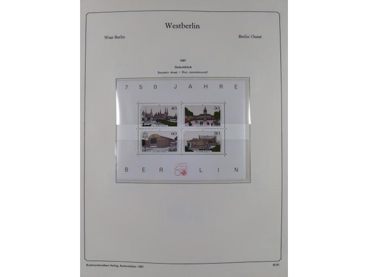 1948/90, postfrische komplette Sammlung Berlin im Vordruck-Album, dabei Besonderheiten wie Mi. 33 verschobener Aufdruck, gepr