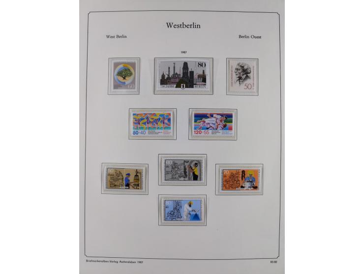 1948/90, postfrische komplette Sammlung Berlin im Vordruck-Album, dabei Besonderheiten wie Mi. 33 verschobener Aufdruck, gepr